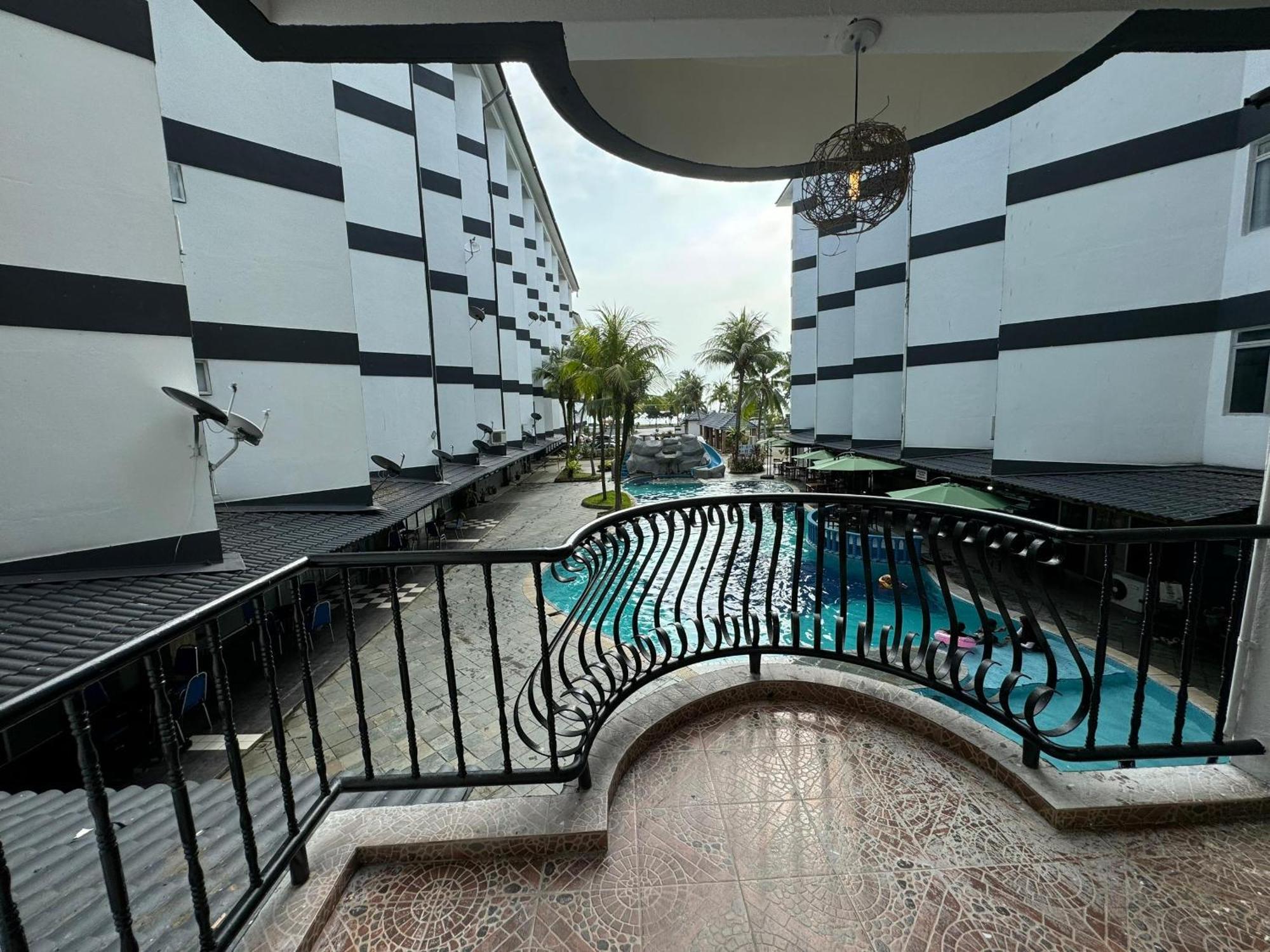 Ricco Ruby Homestay Kampong Bagan Pinang Exterior foto