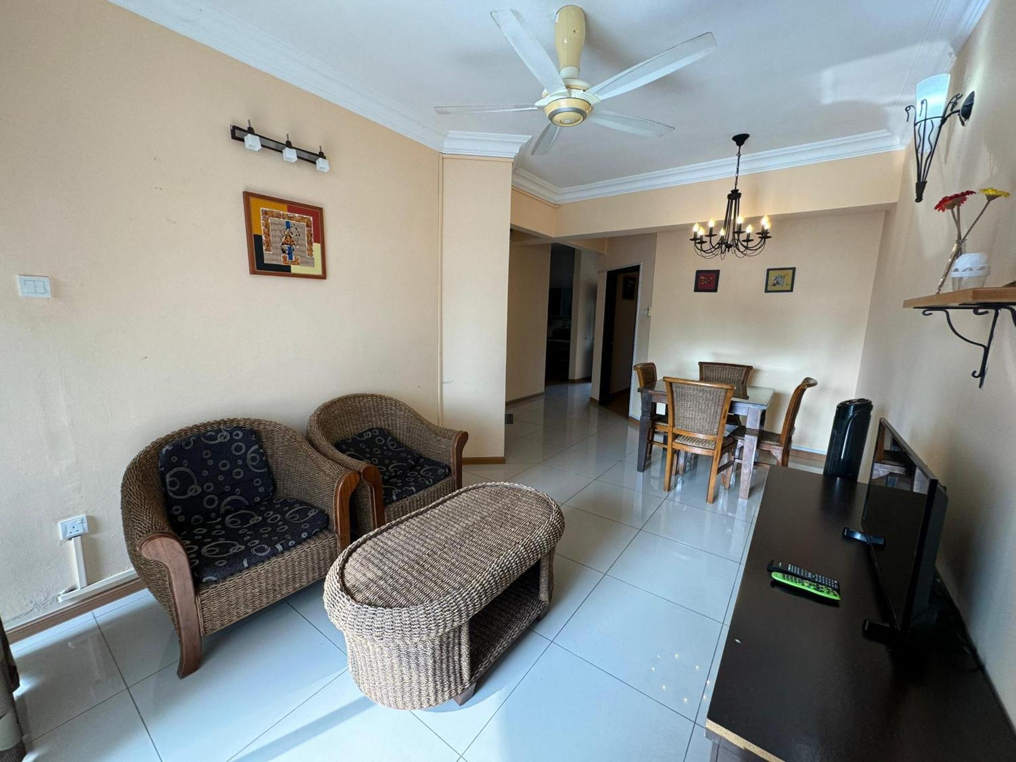 Ricco Ruby Homestay Kampong Bagan Pinang Exterior foto